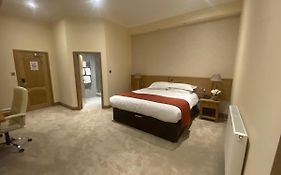 City Hotel Dunfermline 3*